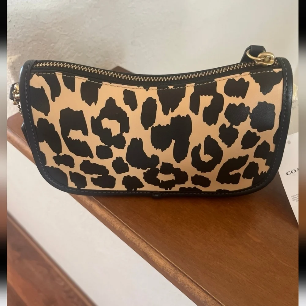 Coach Swinger 20 Leopard Print- NWT - Picture 3 of 9